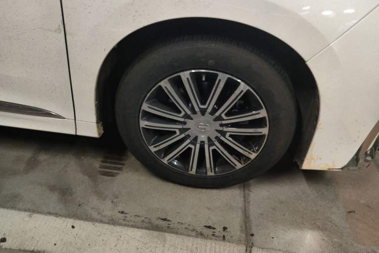 Used GAC Trumpchi M8 2021 Lingxiu Series 390T Ultimate Edition Right Front Wheel Hub