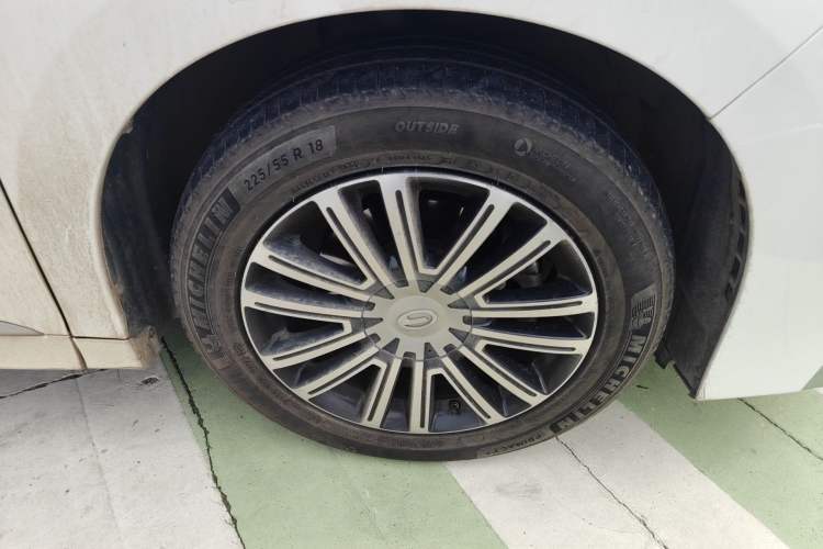 Used GAC Trumpchi M8 2021 Lingxiu Series 390T Ultimate Edition Right Front Wheel Hub