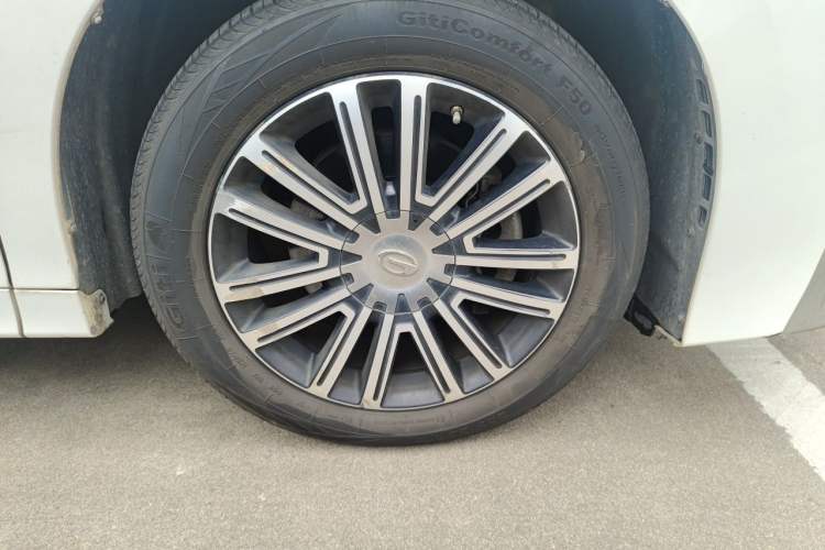 Used GAC Trumpchi M8 2021 Lingxiu Series 390T Ultimate Edition Right Front Wheel Hub