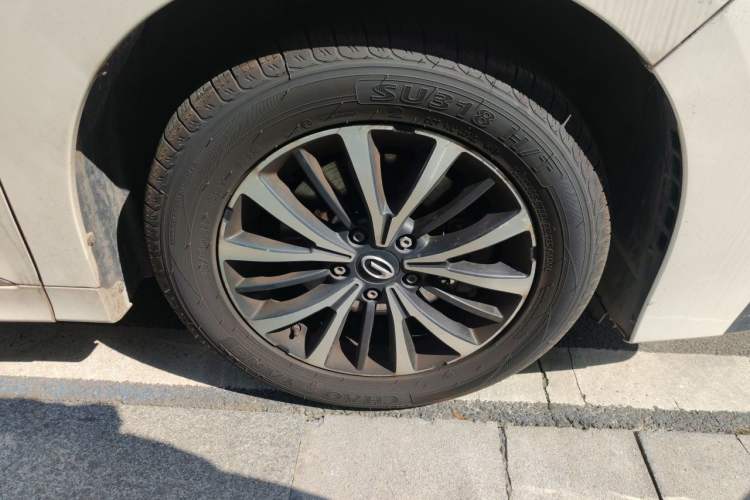 Used GAC Trumpchi M8 2021 Lingxiu Series 390T Luxury Edition Right Front Wheel Hub