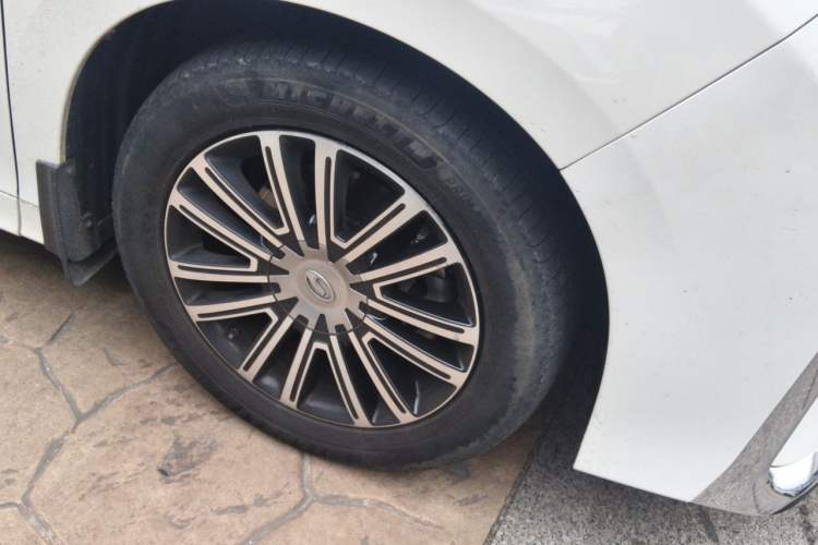 Used GAC Trumpchi M8 2021 Lingxiu Series 390T Ultimate Edition Right Front Wheel Hub