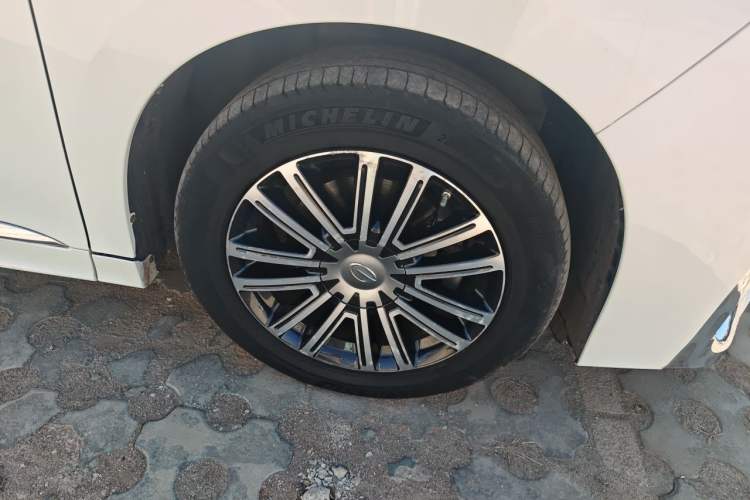 Used GAC Trumpchi M8 2021 Lingxiu Series 390T Deluxe Edition Right Front Wheel Hub