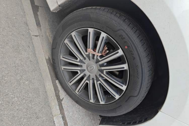 Used GAC Trumpchi M8 2021 Lingxiu Series 390T Flagship Edition Right Front Wheel Hub