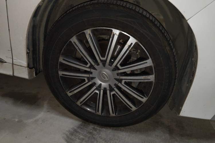 Used GAC Trumpchi M8 2021 Lingxiu Series 390T Ultimate Edition Right Front Wheel Hub