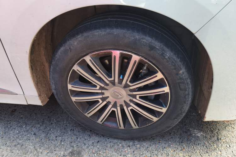 Used GAC Trumpchi M8 2021 Lingxiu Series 390T Ultimate Edition Right Front Wheel Hub