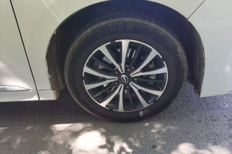 Used GAC Trumpchi M8 2021 Revised Version Lingxiu Series 390T Luxury Edition Right Front Wheel Hub