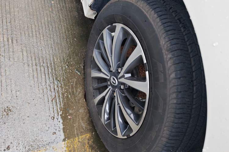 Used GAC Trumpchi M8 2021 Lingxiu Series 390T Luxury Edition Right Front Wheel Hub