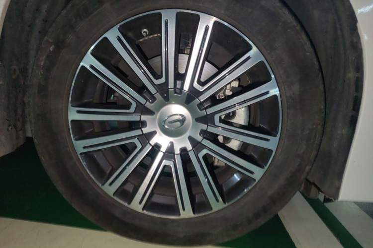 Used GAC Trumpchi M8 2021 Lingxiu Series 390T Ultimate Edition Right Front Wheel Hub