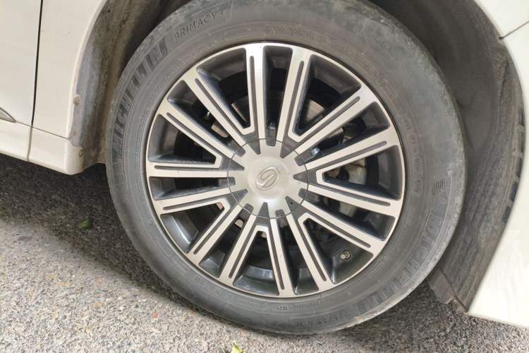 Used GAC Trumpchi M8 2021 Lingxiu Series 390T Ultimate Edition Right Front Wheel Hub
