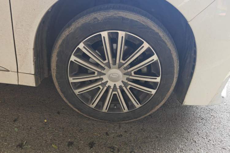 Used GAC Trumpchi M8 2021 Lingxiu Series 390T Deluxe Edition Right Front Wheel Hub