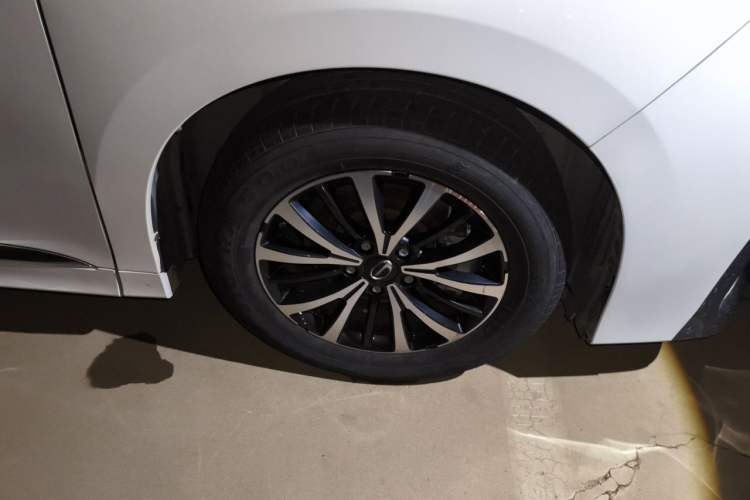 Used GAC Trumpchi M8 2021 Lingxiu Series 390T Luxury Edition Right Front Wheel Hub
