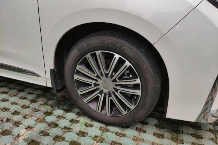 Used GAC Trumpchi M8 2021 Lingxiu Series 390T Ultimate Edition Right Front Wheel Hub