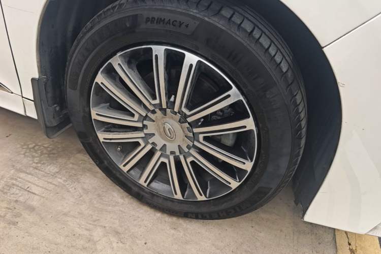 Used GAC Trumpchi M8 2021 Lingxiu Series 390T Ultimate Edition Right Front Wheel Hub