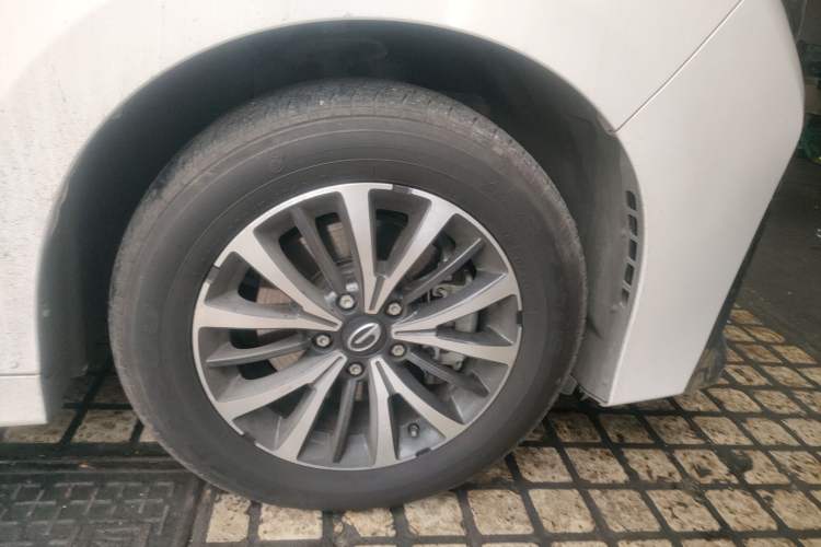 Used GAC Trumpchi M8 2021 Lingxiu Series 390T Luxury Edition Right Front Wheel Hub