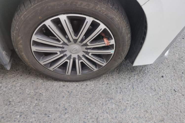 Used GAC Trumpchi M8 2021 Lingxiu Series 390T Ultimate Edition Right Front Wheel Hub