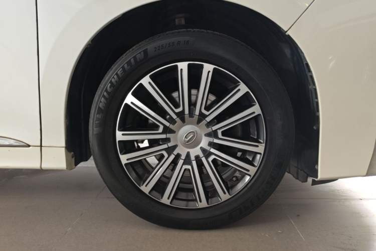 Used GAC Trumpchi M8 2021 Lingxiu Series 390T Ultimate Edition Right Front Wheel Hub