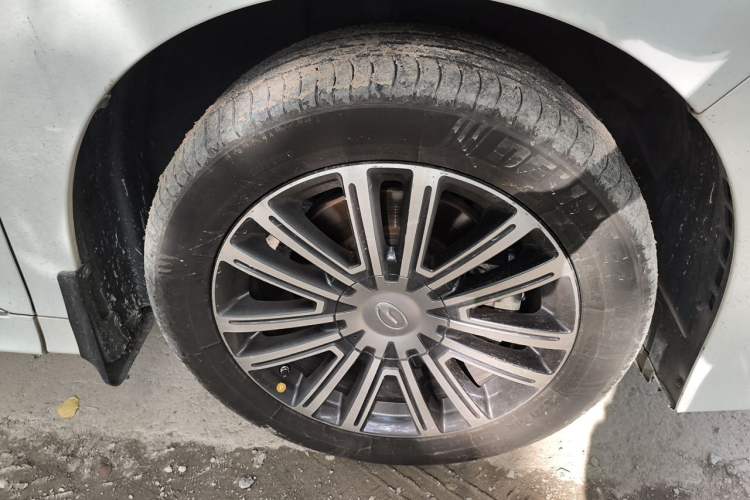 Used GAC Trumpchi M8 2021 Lingxiu Series 390T Ultimate Edition Right Front Wheel Hub