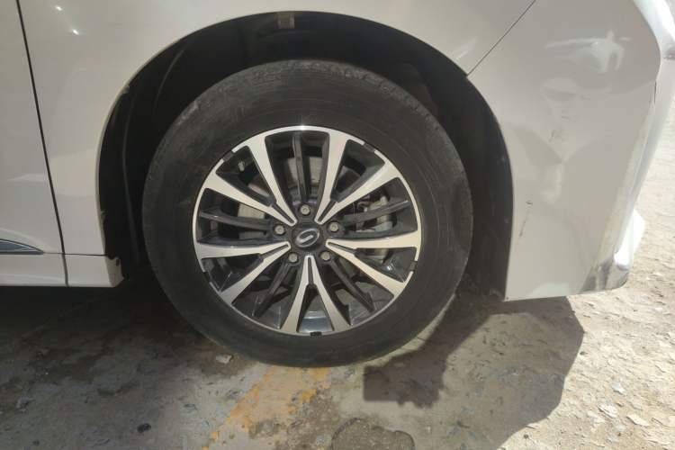 Used GAC Trumpchi M8 2021 Revised Version Lingxiu Series 390T Luxury Edition Right Front Wheel Hub