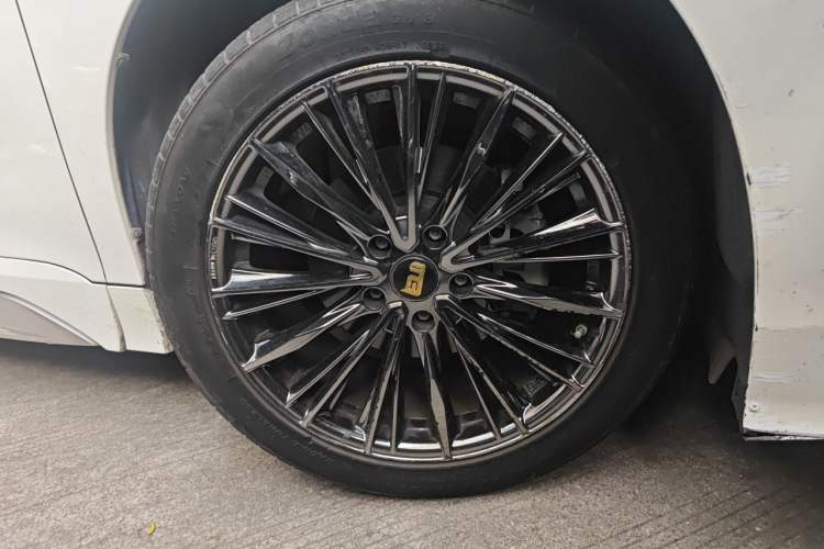 Used GAC Trumpchi M8 2021 Lingxiu Series 390T Luxury Edition Right Front Wheel Hub