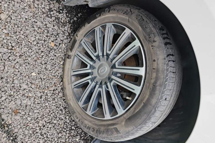 Used GAC Trumpchi M8 2021 Master Series 390T Prestige Edition Right Front Wheel Hub