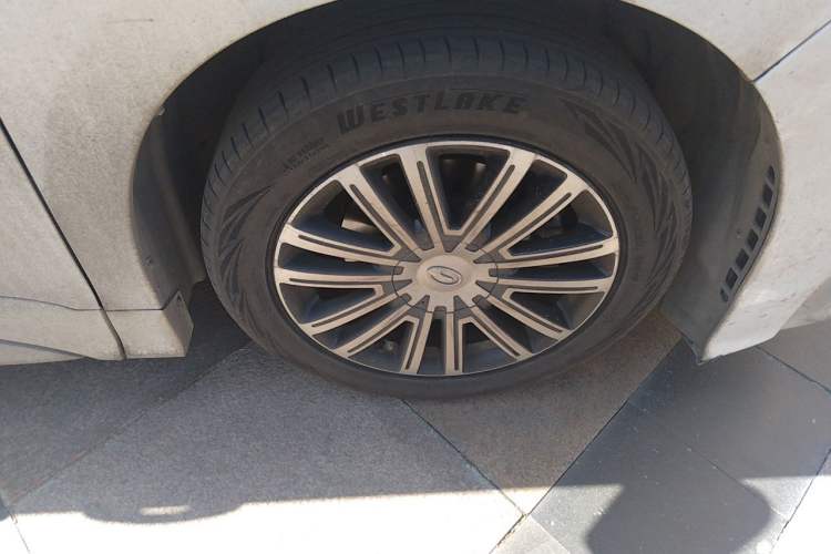 Used GAC Trumpchi M8 2021 Master Series 390T Prestige Edition Right Front Wheel Hub