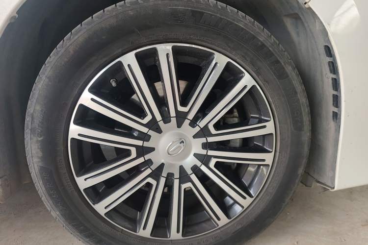 Used GAC Trumpchi M8 2021 Lingxiu Series 390T Ultimate Edition Right Front Wheel Hub