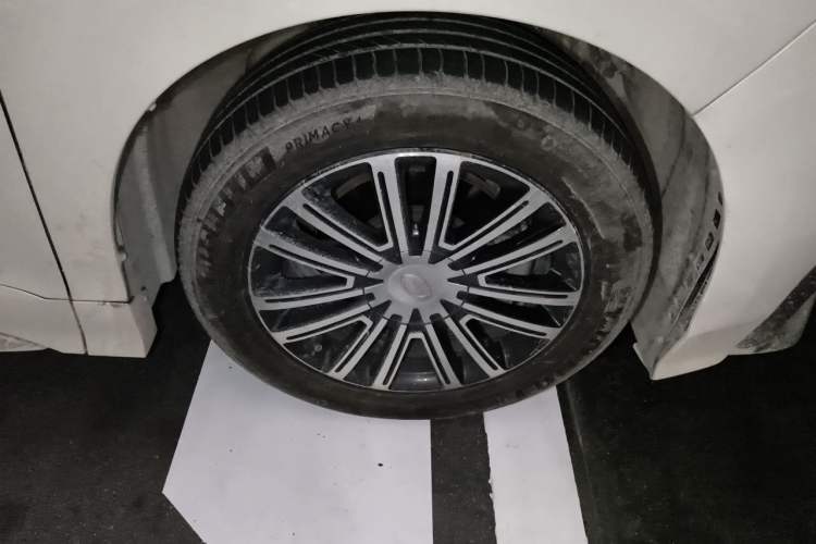 Used GAC Trumpchi M8 2021 Master Series 390T Prestige Edition Right Front Wheel Hub