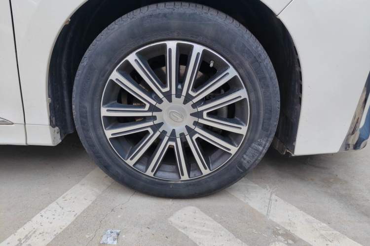 Used GAC Trumpchi M8 2021 Lingxiu Series 390T Deluxe Edition Right Front Wheel Hub