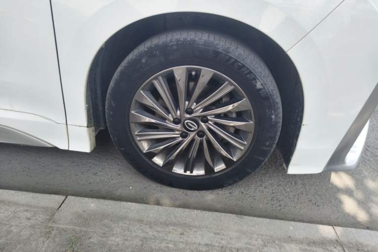 Used GAC Trumpchi M8 2021 Master Series 390T Ultimate Edition Right Front Wheel Hub