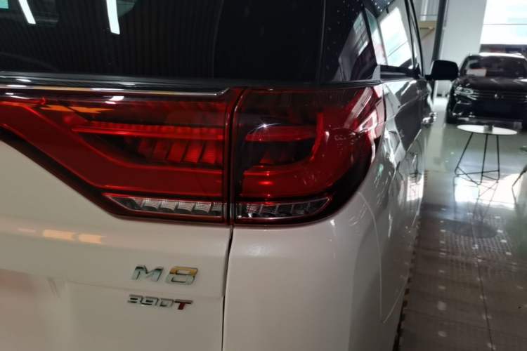 Used GAC Trumpchi M8 2021 Lingxiu Series 390T Ultimate Edition Right Rear Taillight