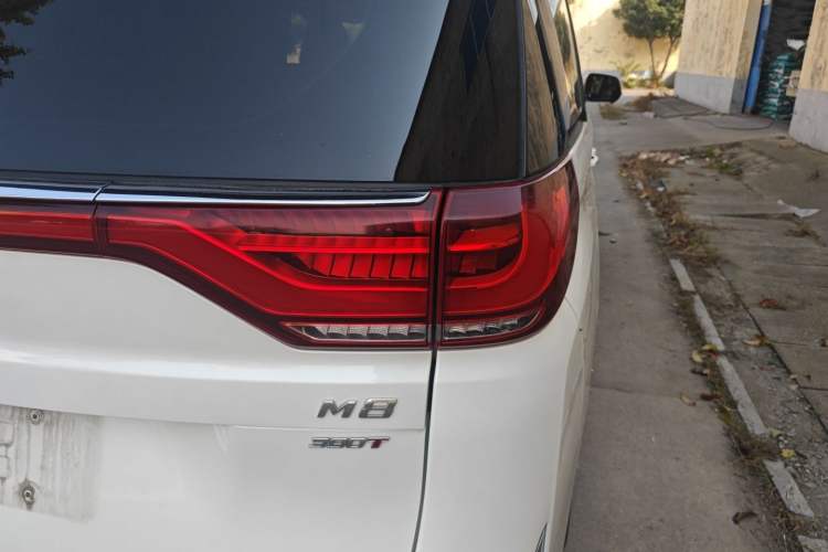 Used GAC Trumpchi M8 2021 Lingxiu Series 390T Ultimate Edition Right Rear Taillight