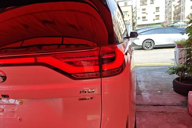 Used GAC Trumpchi M8 2021 Lingxiu Series 390T Ultimate Edition Right Rear Taillight