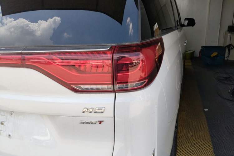 Used GAC Trumpchi M8 2021 Lingxiu Series 390T Ultimate Edition Right Rear Taillight