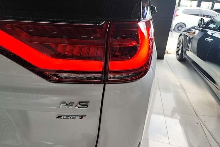 Used GAC Trumpchi M8 2021 Lingxiu Series 390T Ultimate Edition Right Rear Taillight