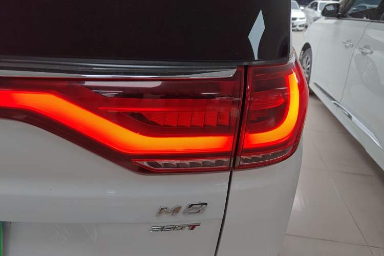 Used GAC Trumpchi M8 2021 Lingxiu Series 390T Ultimate Edition Right Rear Taillight