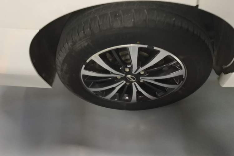 Used GAC Trumpchi M8 2021 Revised Version Lingxiu Series 390T Luxury Edition Right Rear Wheel Hub
