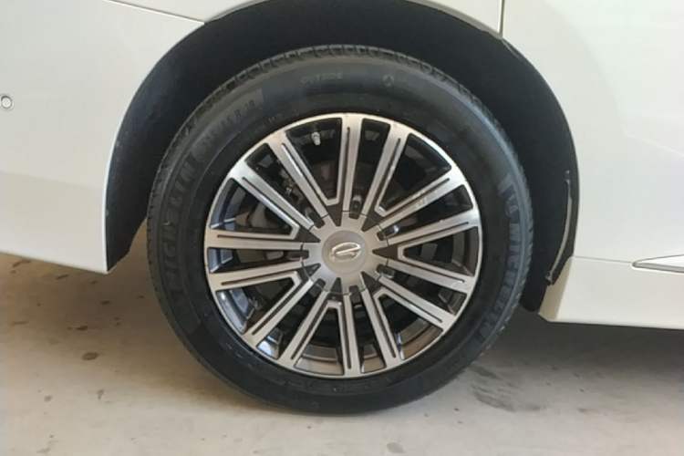 Used GAC Trumpchi M8 2021 Lingxiu Series 390T Flagship Edition Right Rear Wheel Hub