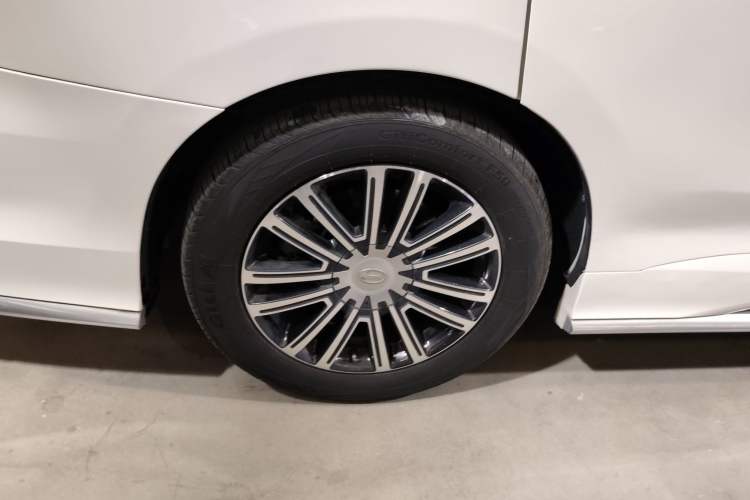 Used GAC Trumpchi M8 2021 Master Series 390T Prestige Edition Right Rear Wheel Hub