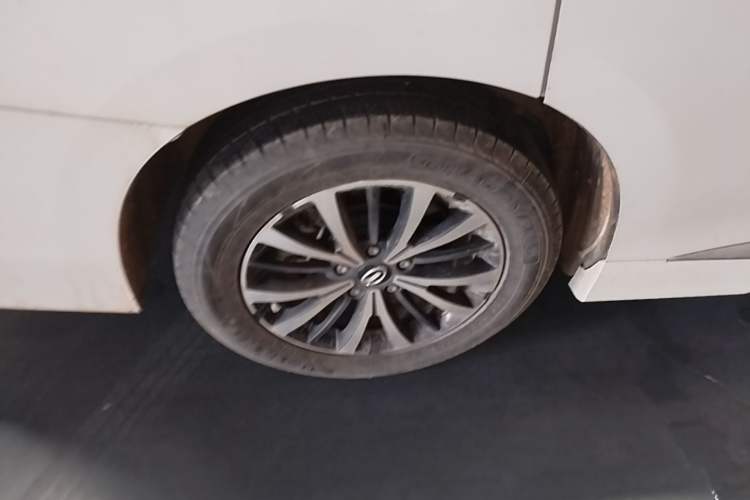 Used GAC Trumpchi M8 2021 Revised Version Lingxiu Series 390T Luxury Edition Right Rear Wheel Hub