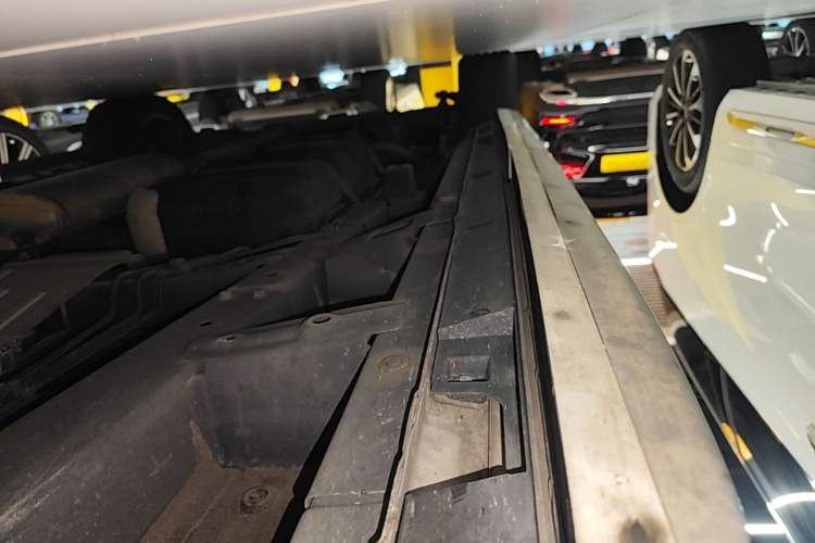 Used GAC Trumpchi M8 2021 Master Series 390T Ultimate Edition Right Side Sill