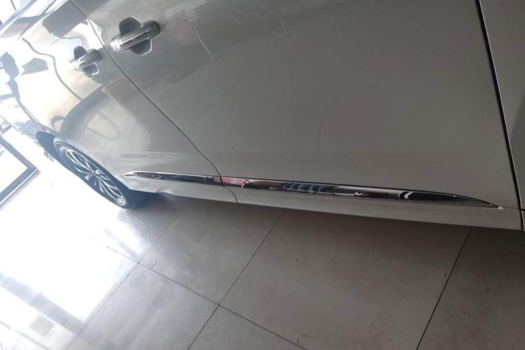 Used GAC Trumpchi M8 2021 Revised Version Lingxiu Series 390T Luxury Edition Right Side Sill