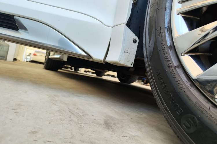 Used GAC Trumpchi M8 2021 Master Series 390T Ultimate Edition Right Side Sill