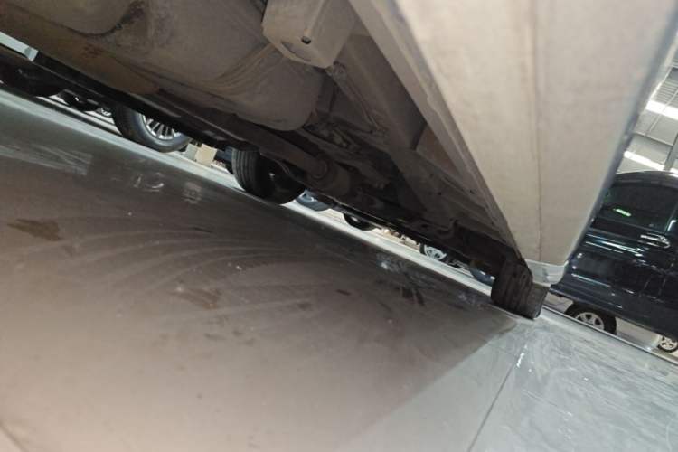 Used GAC Trumpchi M8 2021 Master Series 390T Prestige Edition Right Side Sill