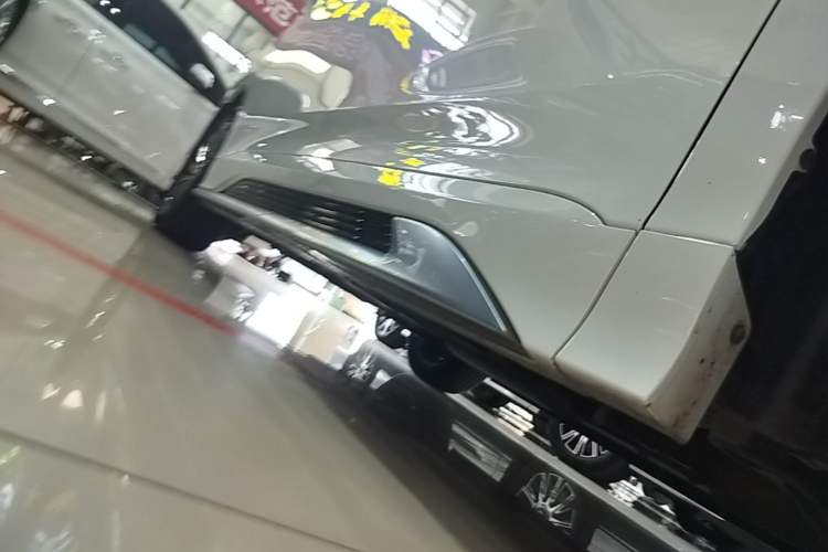 Used GAC Trumpchi M8 2021 Master Series 390T Ultimate Edition Right Side Sill