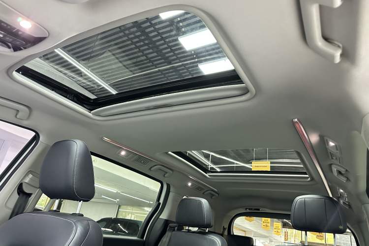 Used GAC Trumpchi M8 2021 Master Series 390T Ultimate Edition Roof