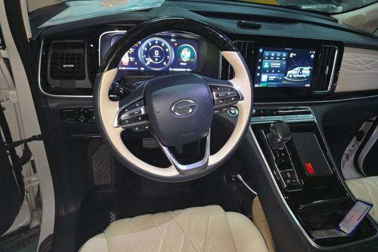Used GAC Trumpchi M8 2021 Master Series 390T Four-Seat Glory Edition Steering Wheel