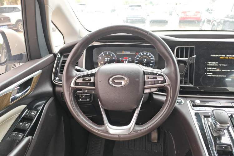 Used GAC Trumpchi M8 2021 Lingxiu Series 390T Deluxe Edition Steering Wheel