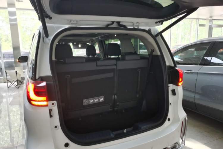 Used GAC Trumpchi M8 2021 Master Series 390T Prestige Edition Trunk