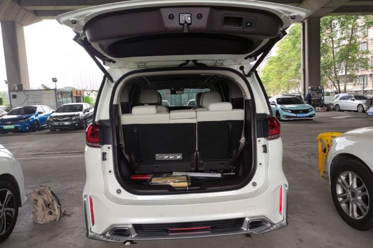 Used GAC Trumpchi M8 2021 Master Series 390T Ultimate Edition Trunk
