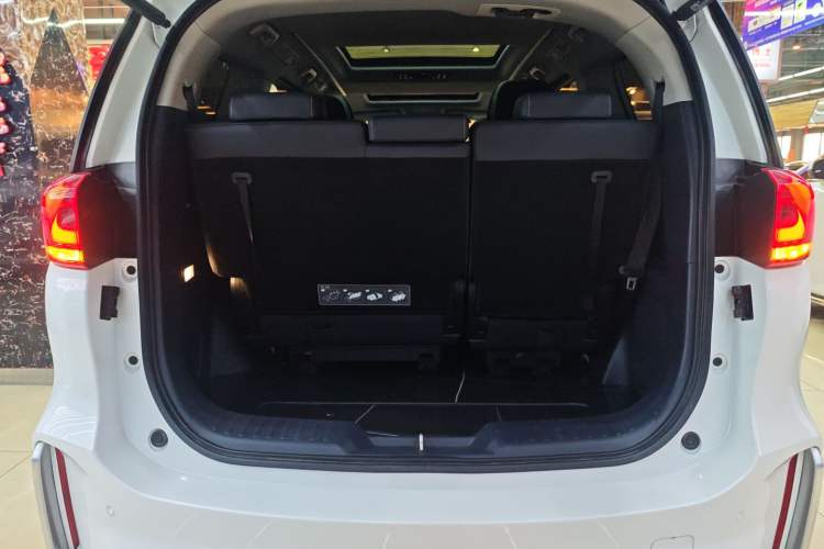 Used GAC Trumpchi M8 2021 Master Series 390T Ultimate Edition Trunk
